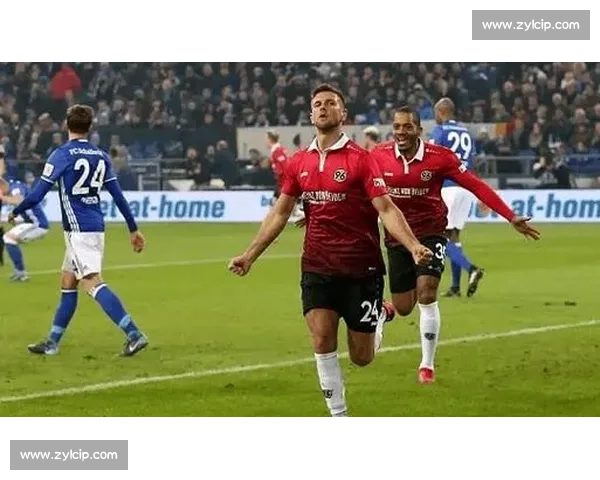 曼联逆袭沙尔克04上演精彩大战 赛季欧战之路再度启航